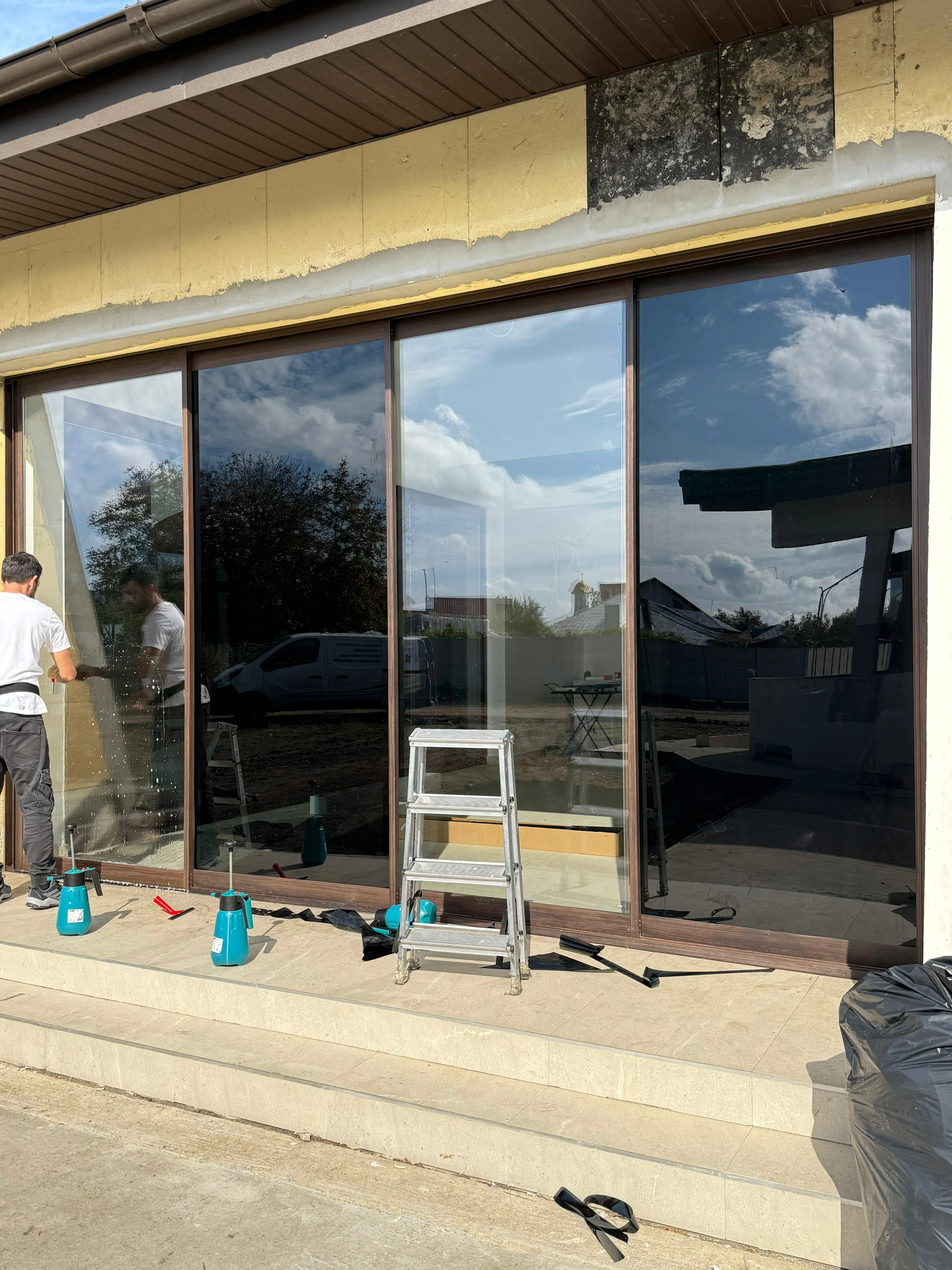 Închideri Terase cu Sticlă Securizată 