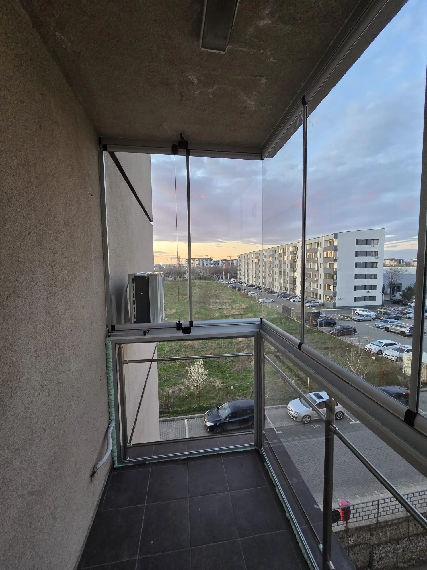 Închideri Balcoane cu Sticlă Securizată